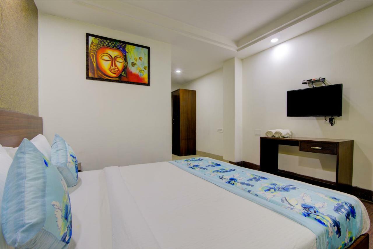 Airport Hotel Daya Capitol Нью-Дели Экстерьер фото