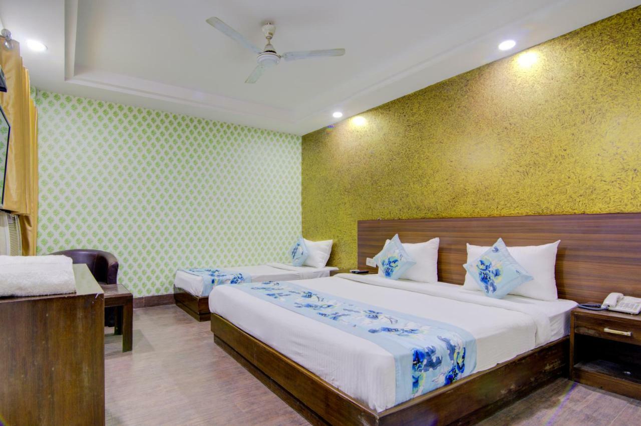 Airport Hotel Daya Capitol Нью-Дели Экстерьер фото