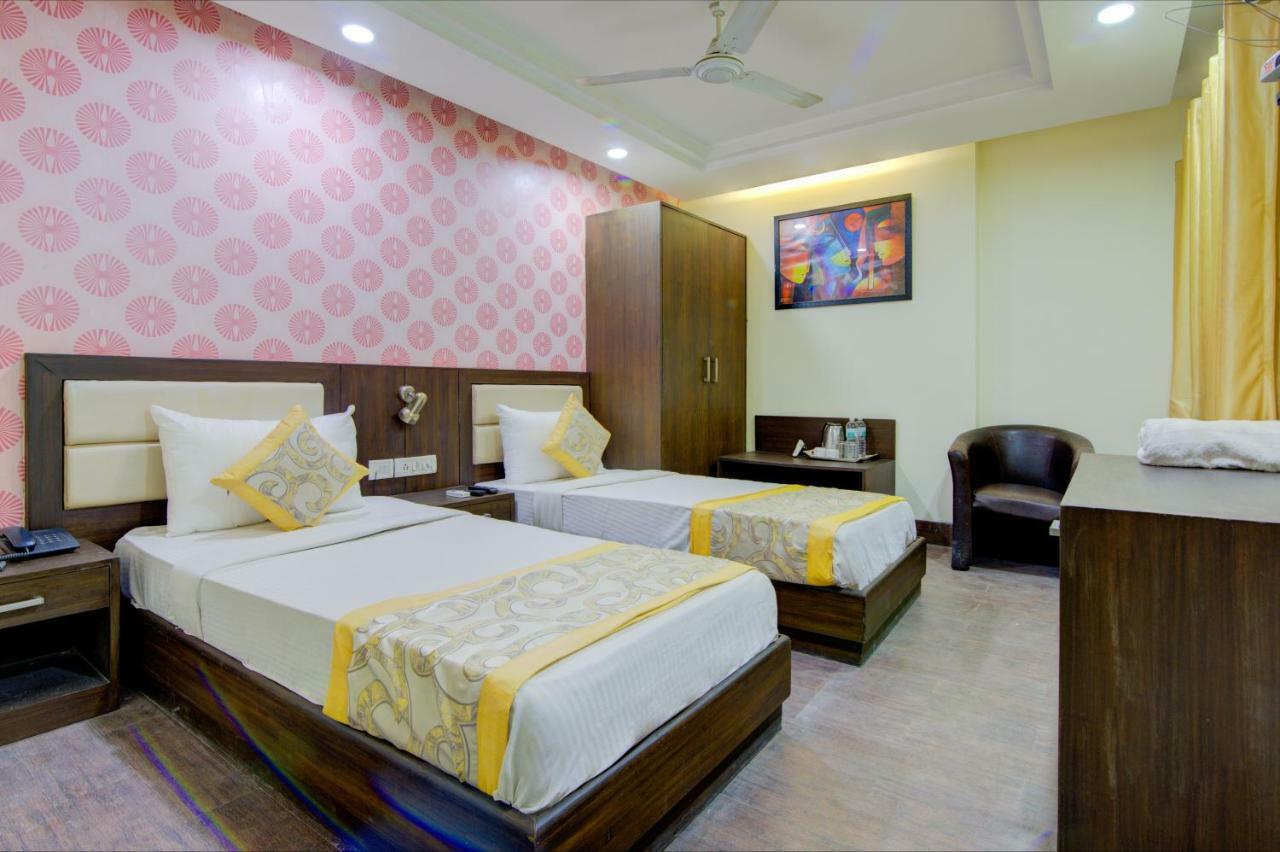 Airport Hotel Daya Capitol Нью-Дели Экстерьер фото