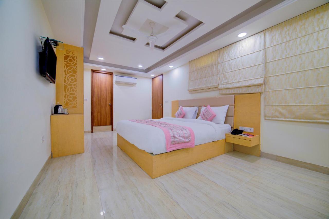 Airport Hotel Daya Capitol Нью-Дели Экстерьер фото